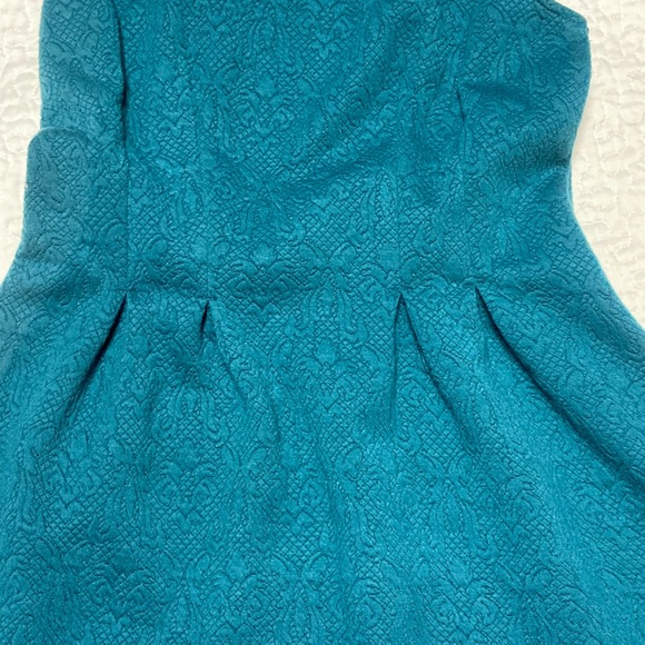 Blue clair rarely has been used and is great for causal and events - Picture 6 of 9